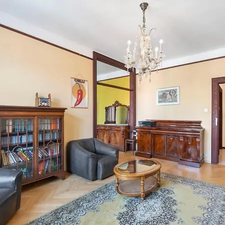Spacious 2br 2ba In The Heart Of Praga