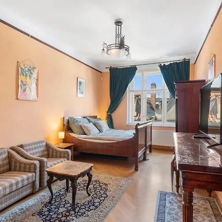 Spacious 2br 2ba In The Heart Of * Прага