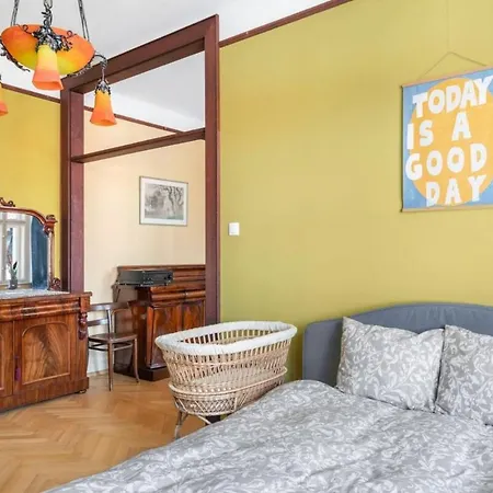 Spacious 2br 2ba In The Heart Of
