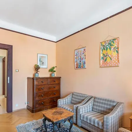 Апартаменты Spacious 2br 2ba In The Heart Of